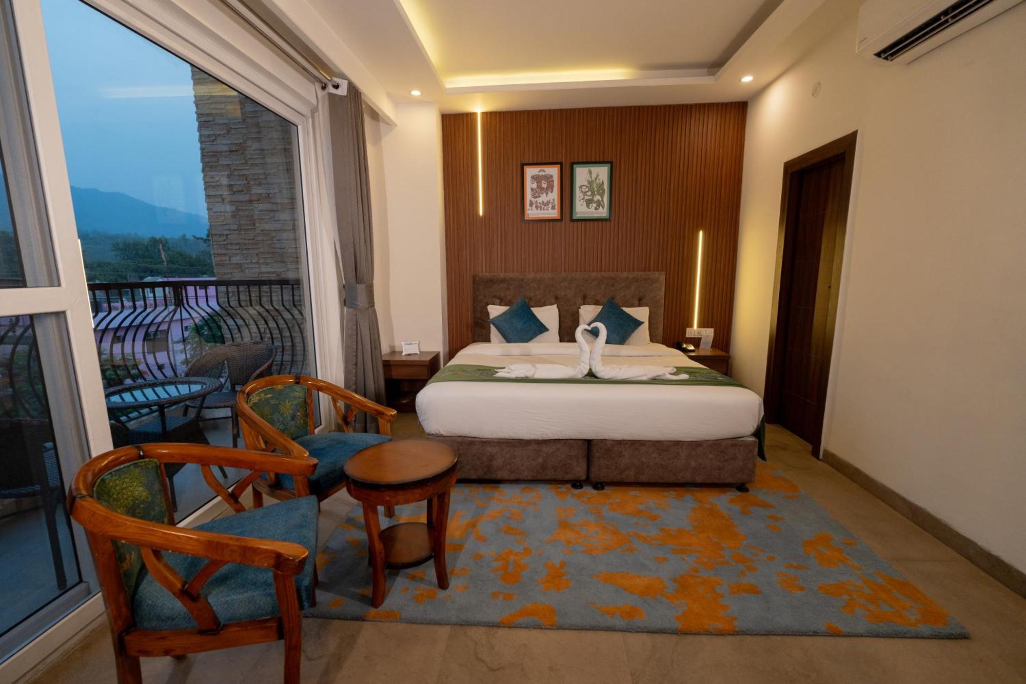Holywater Hotel By Ganga Kinare #150 Mts From Ganga Ghat Rishīkesh Exterior foto
