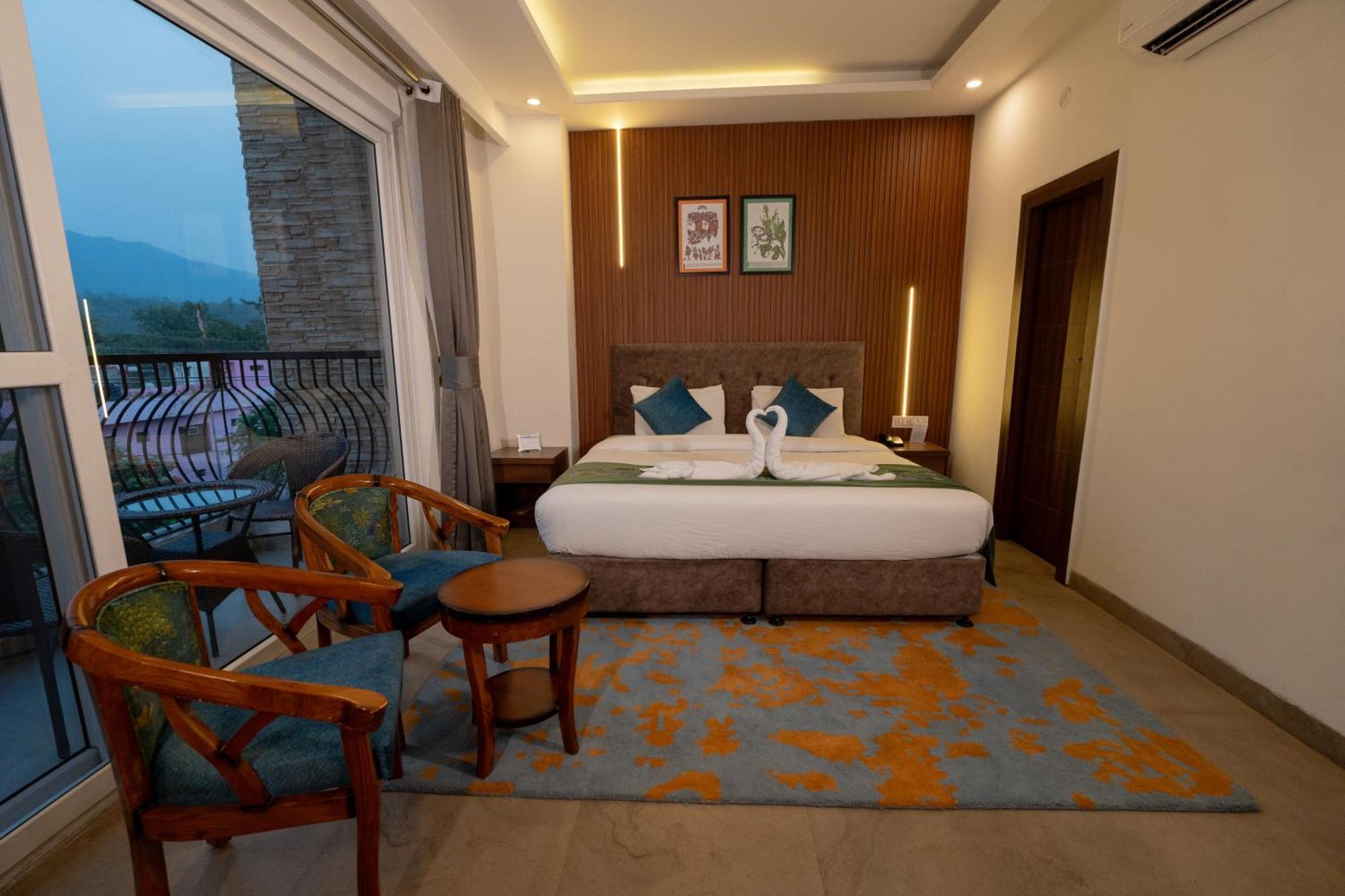 Holywater Hotel By Ganga Kinare #150 Mts From Ganga Ghat Rishīkesh Exterior foto